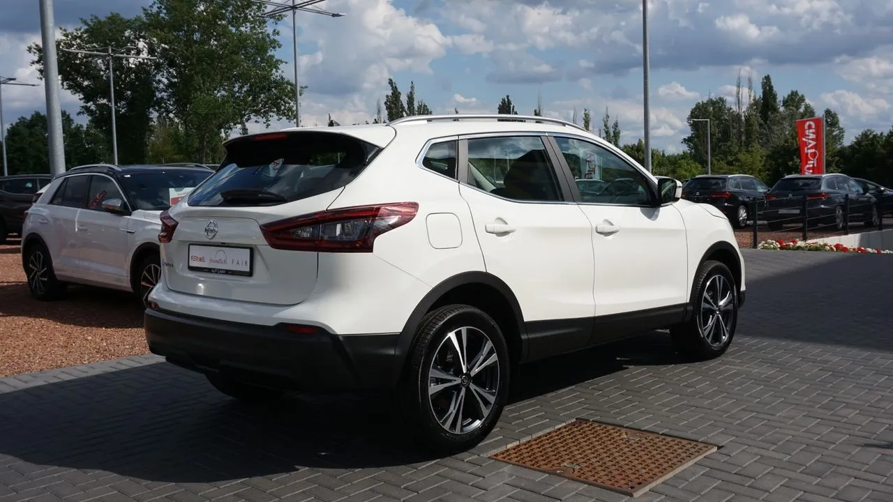 Nissan Qashqai 1.3 DIG-T...  Image 4