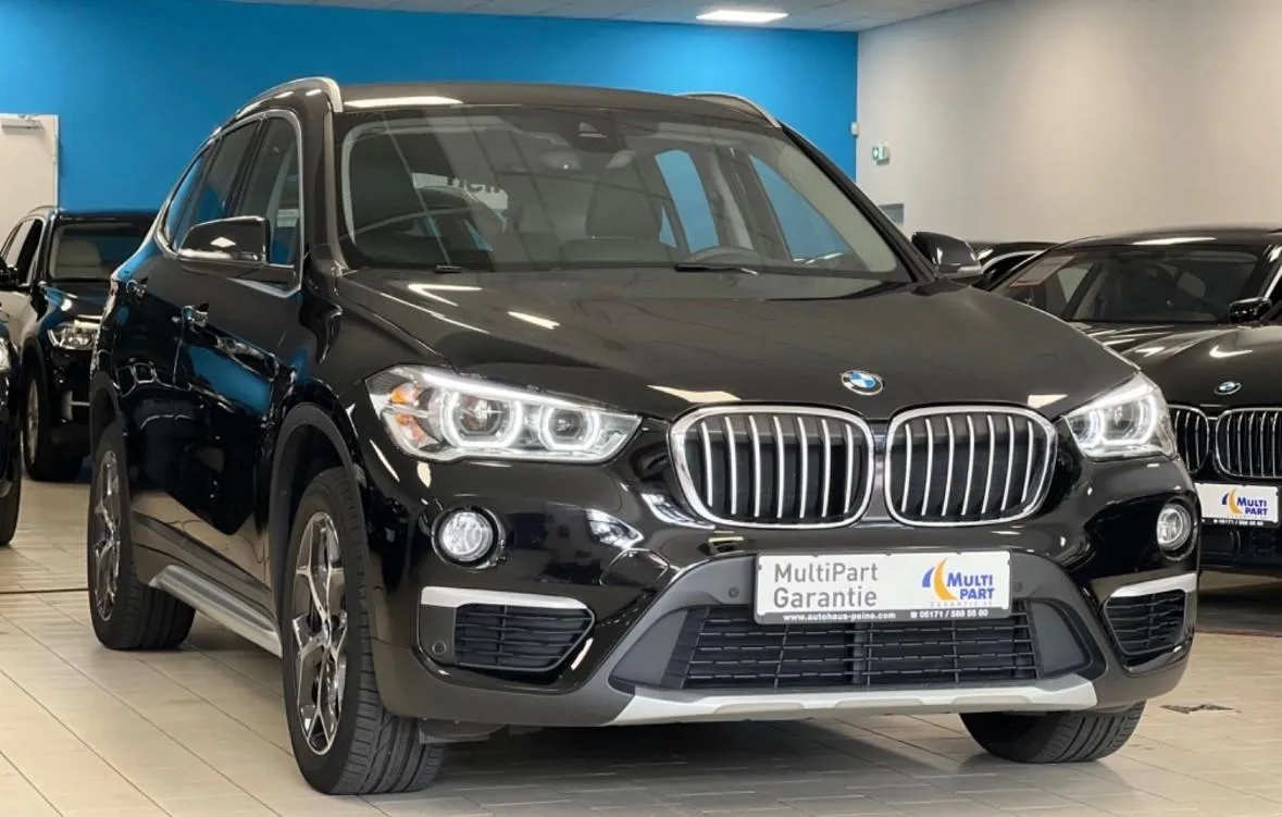 BMW X1 sDrive18d xLine Image 1