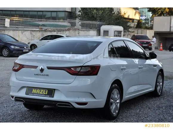 Renault Megane 1.3 TCe Joy Image 4